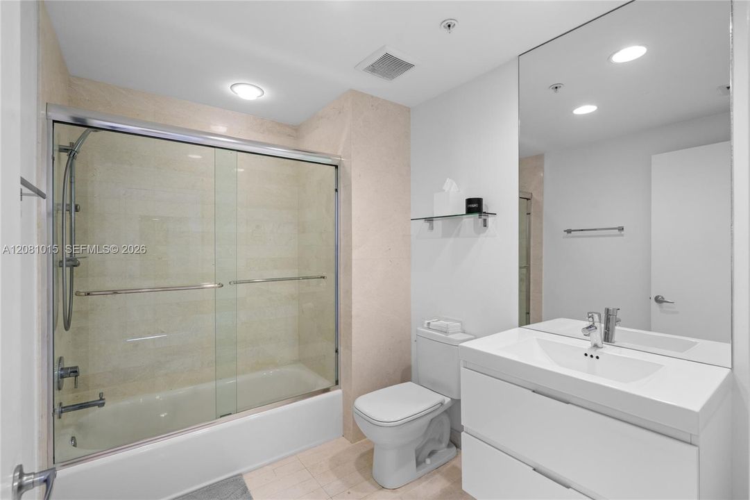 En Venta: $1,400,000 (2 camas, 2 baños, 1958 Pies cuadrados)