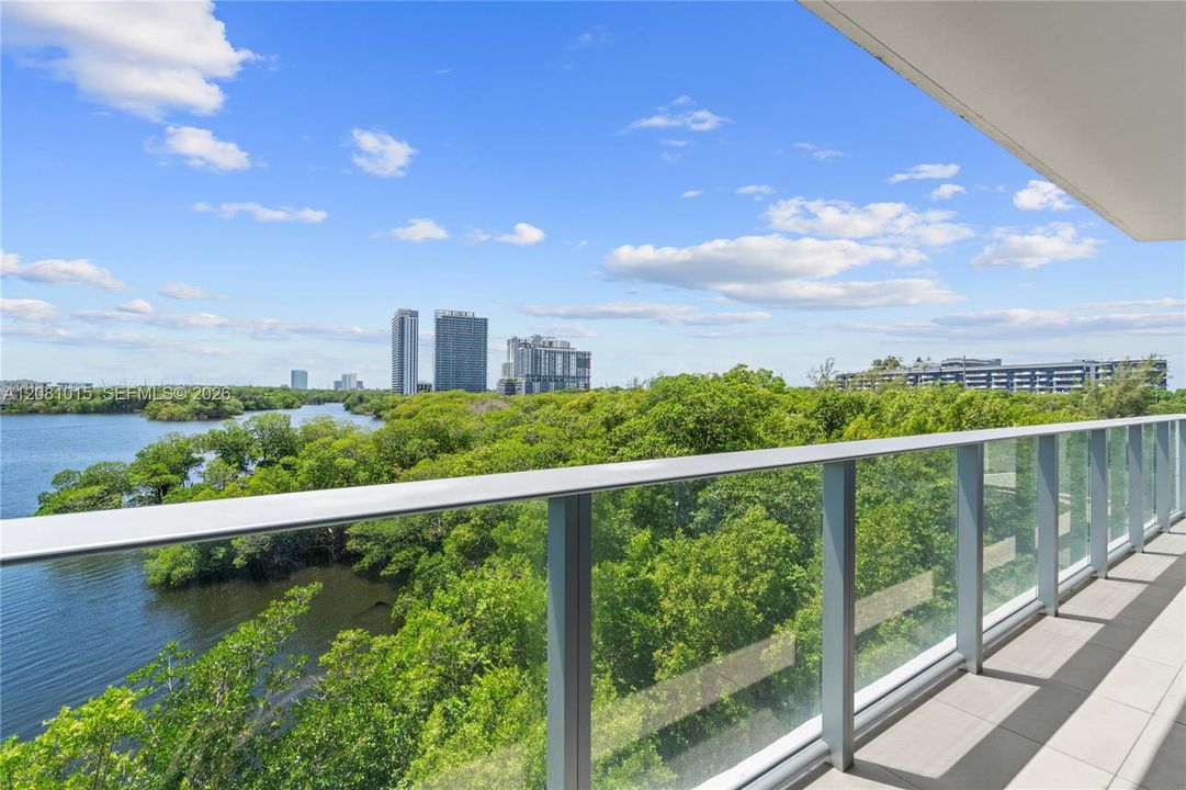 En Venta: $1,400,000 (2 camas, 2 baños, 1958 Pies cuadrados)