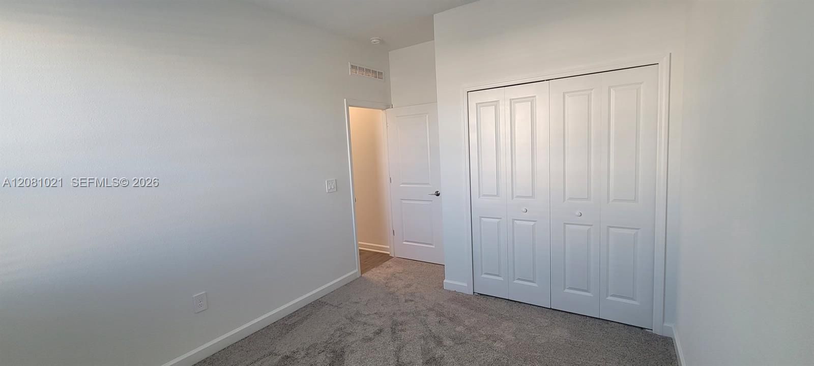 For Sale: $575,000 (5 beds, 3 baths, 2638 Square Feet)