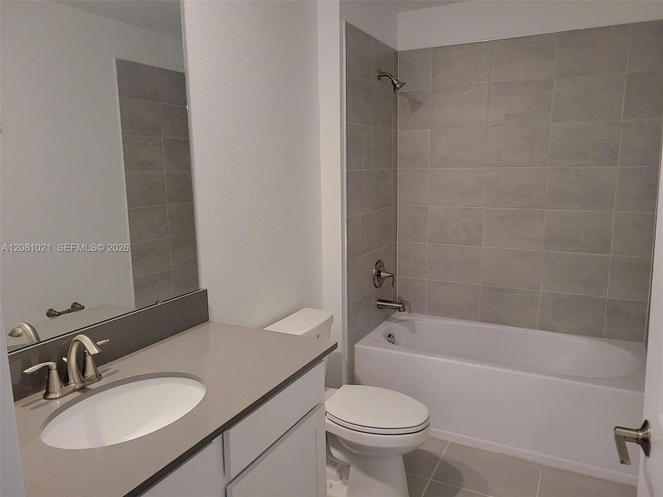 For Sale: $575,000 (5 beds, 3 baths, 2638 Square Feet)