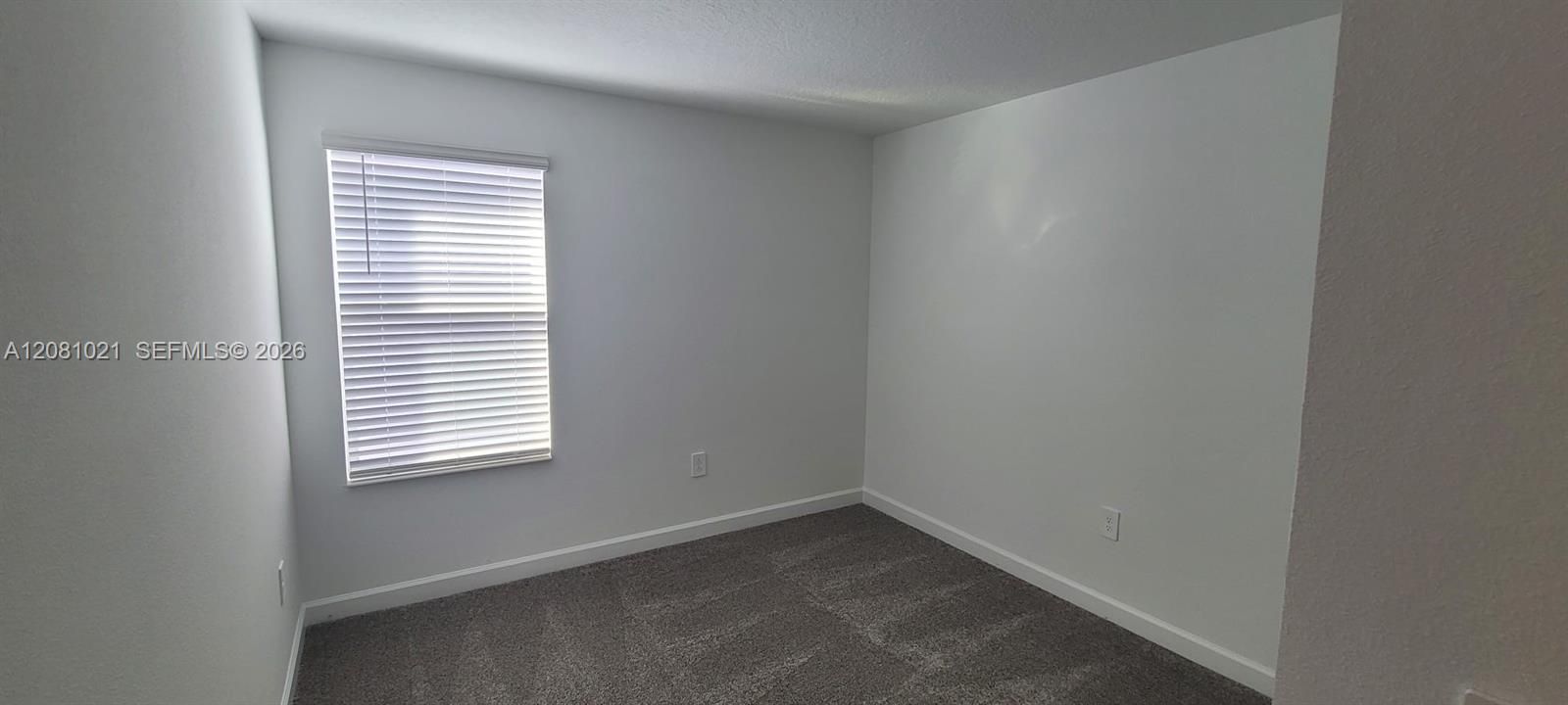For Sale: $575,000 (5 beds, 3 baths, 2638 Square Feet)