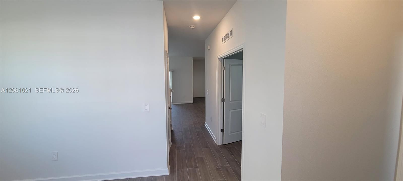 For Sale: $575,000 (5 beds, 3 baths, 2638 Square Feet)