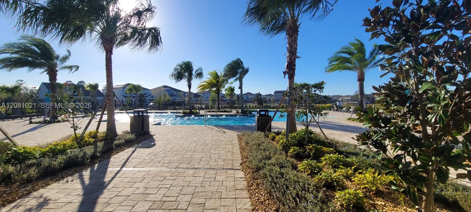 For Sale: $575,000 (5 beds, 3 baths, 2638 Square Feet)