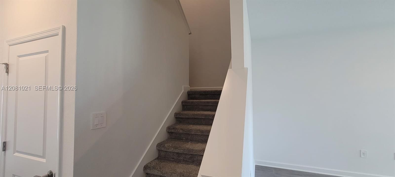 For Sale: $575,000 (5 beds, 3 baths, 2638 Square Feet)
