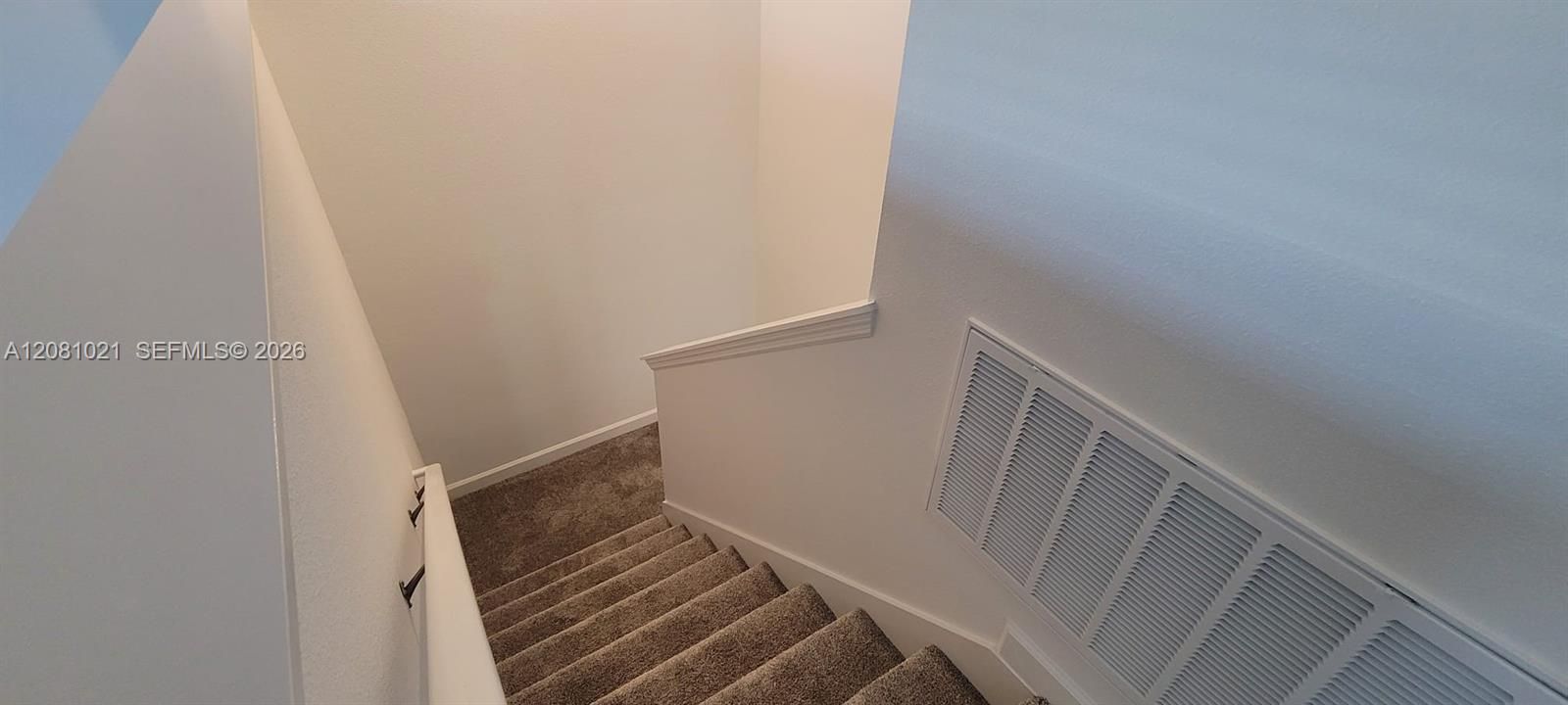For Sale: $575,000 (5 beds, 3 baths, 2638 Square Feet)
