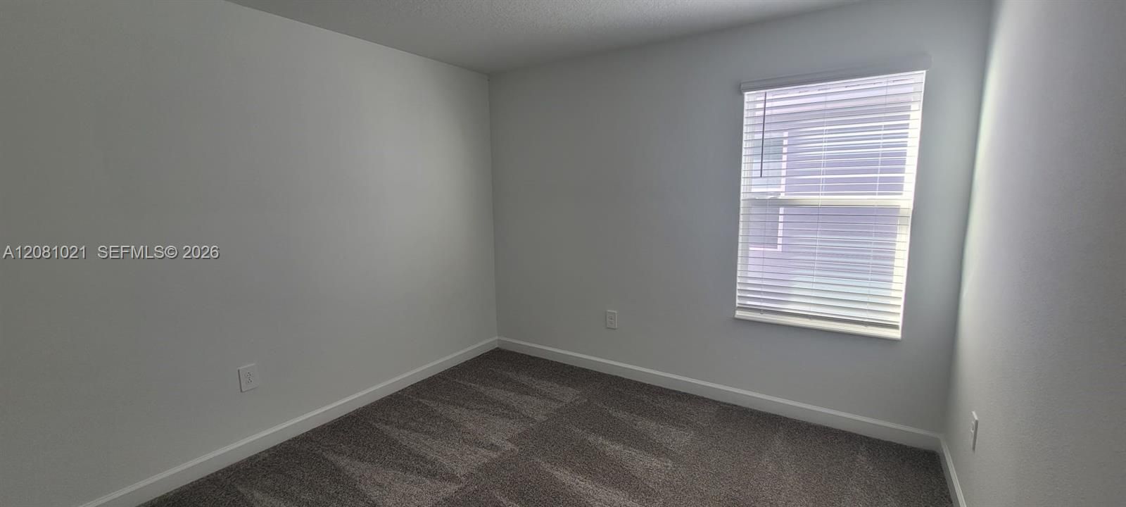 For Sale: $575,000 (5 beds, 3 baths, 2638 Square Feet)