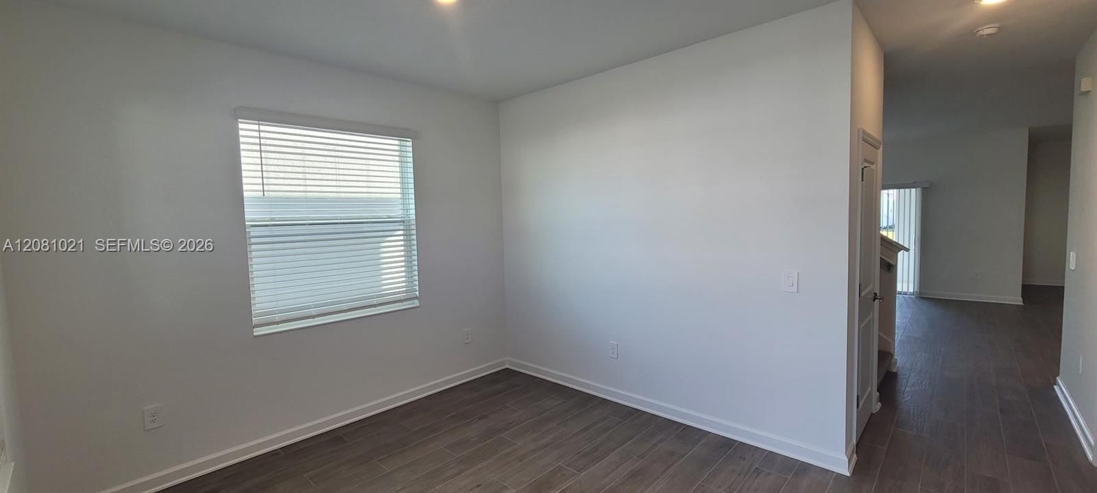 For Sale: $575,000 (5 beds, 3 baths, 2638 Square Feet)
