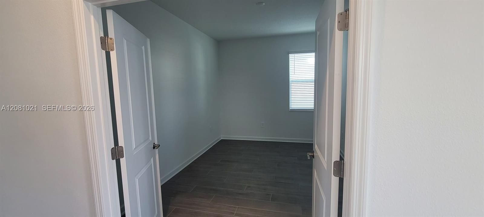 For Sale: $575,000 (5 beds, 3 baths, 2638 Square Feet)