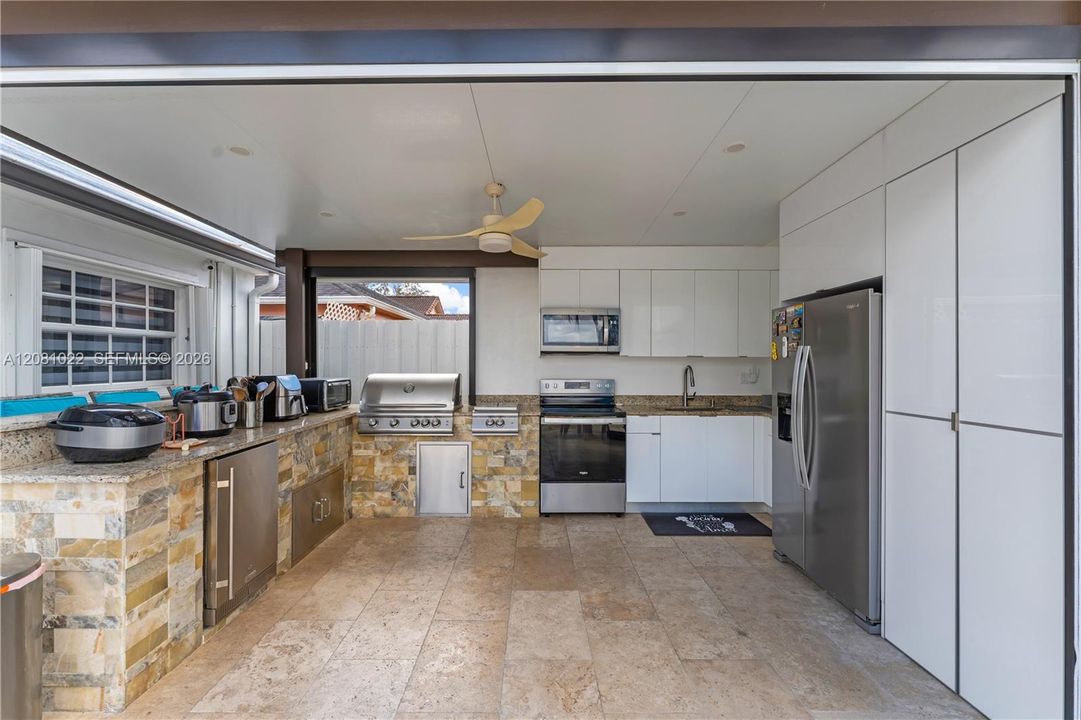 For Sale: $749,000 (3 beds, 2 baths, 1673 Square Feet)