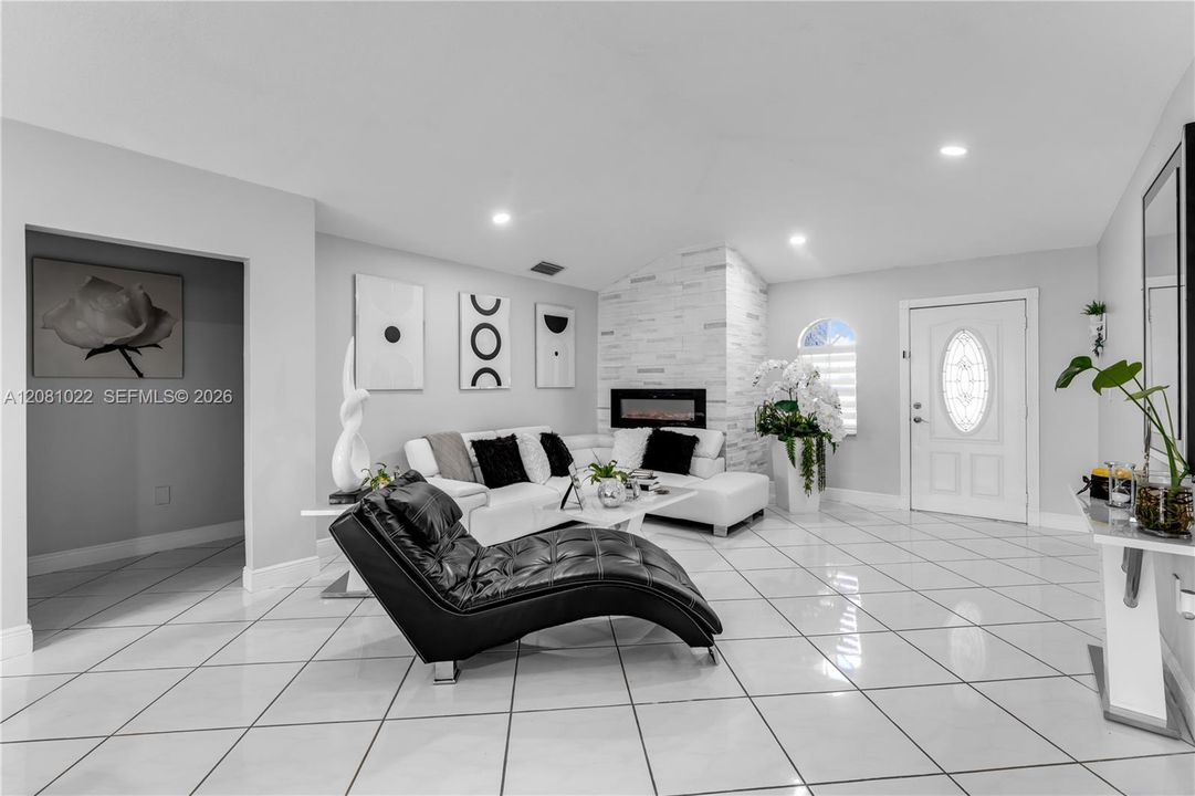 For Sale: $749,000 (3 beds, 2 baths, 1673 Square Feet)