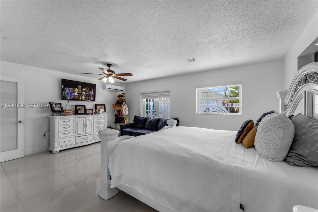 For Sale: $749,000 (3 beds, 2 baths, 1673 Square Feet)
