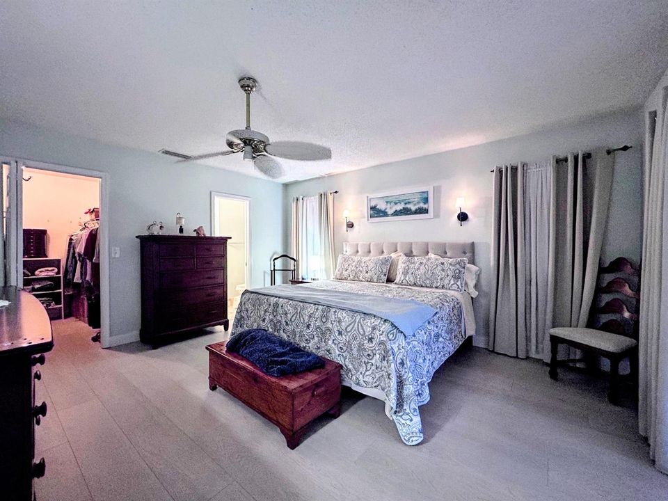 Lovely primary suite