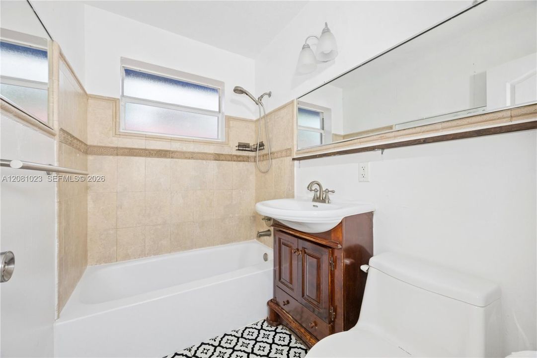 В аренду: $3,200 (2 спален, 1 ванн, 2260 Квадратных фут)