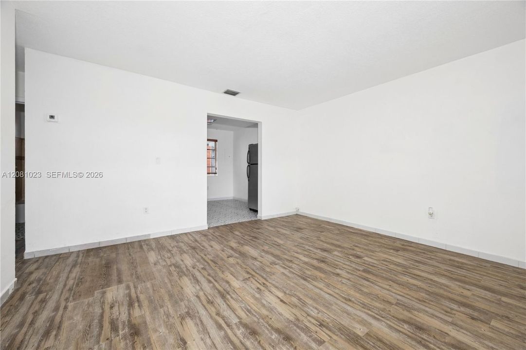 В аренду: $3,200 (2 спален, 1 ванн, 2260 Квадратных фут)