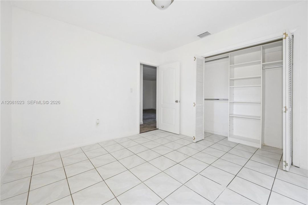 В аренду: $3,200 (2 спален, 1 ванн, 2260 Квадратных фут)