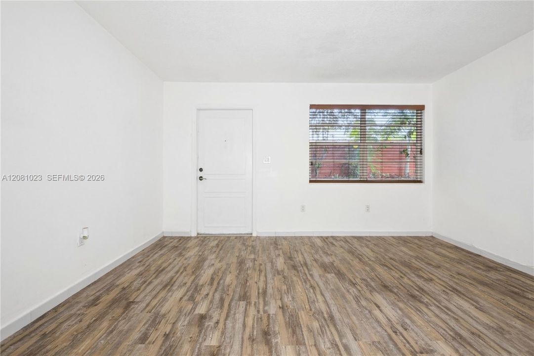 В аренду: $3,200 (2 спален, 1 ванн, 2260 Квадратных фут)
