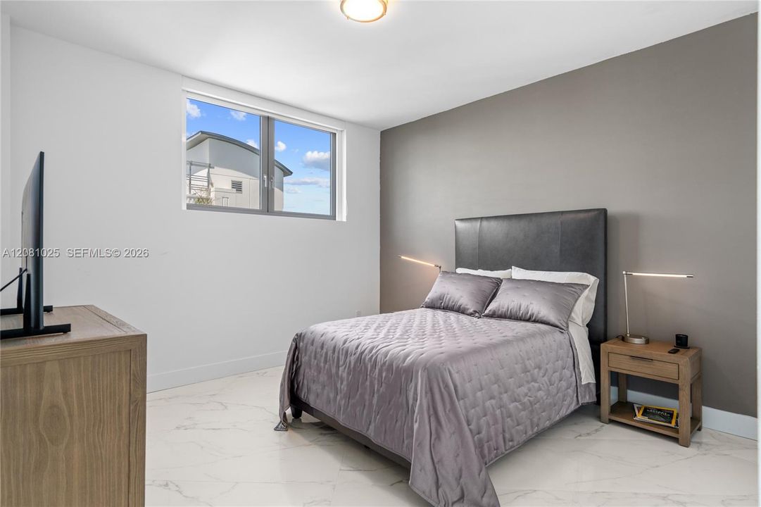 For Rent: $8,500 (2 beds, 2 baths, 1958 Square Feet)