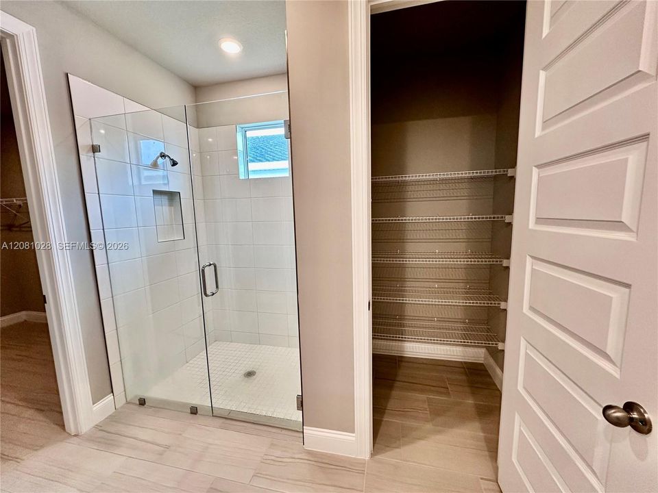В аренду: $3,400 (4 спален, 3 ванн, 2200 Квадратных фут)