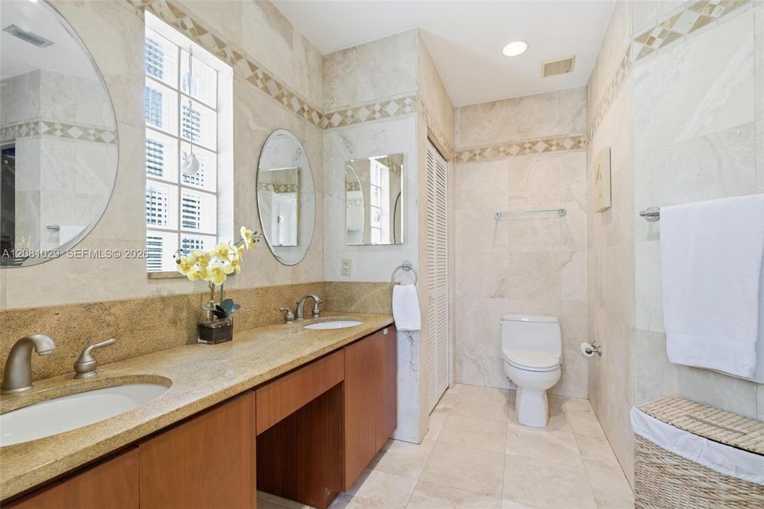 En Venta: $1,150,000 (2 camas, 2 baños, 1475 Pies cuadrados)