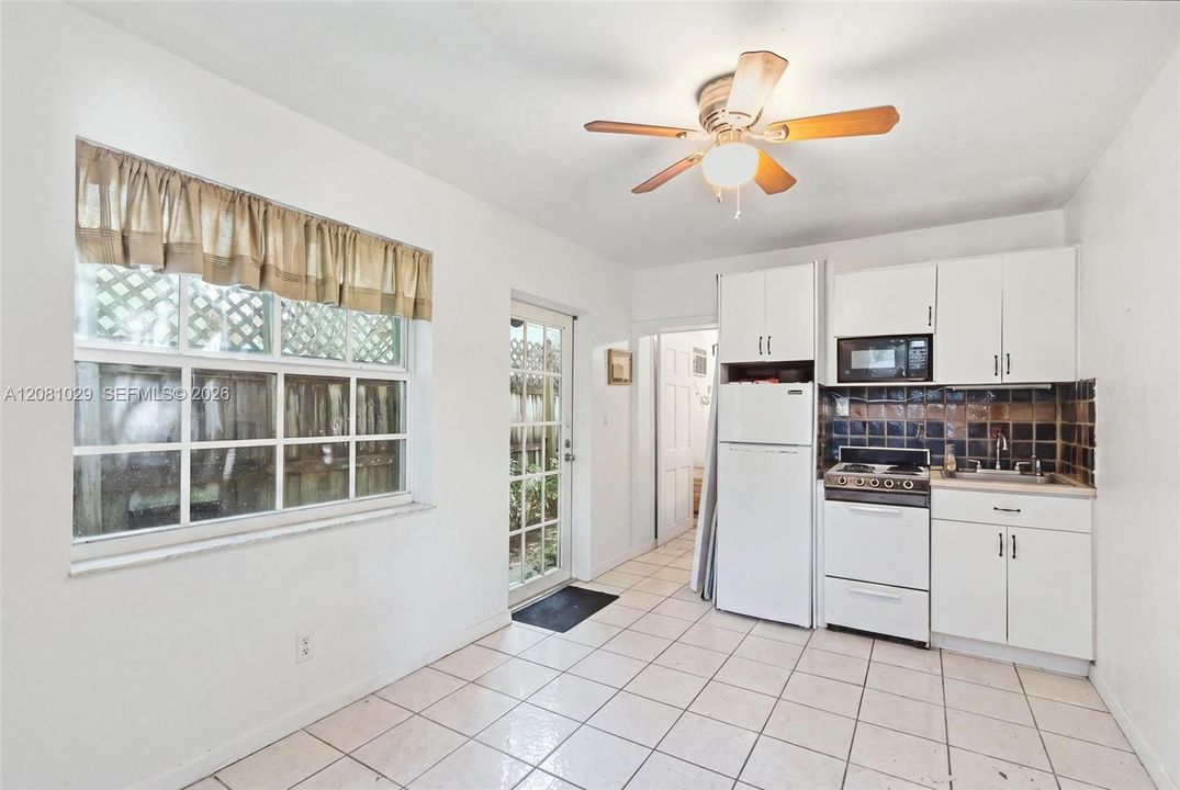 En Venta: $1,150,000 (2 camas, 2 baños, 1475 Pies cuadrados)