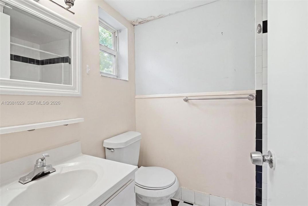 En Venta: $1,150,000 (2 camas, 2 baños, 1475 Pies cuadrados)