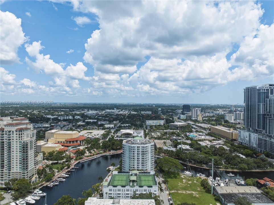 For Sale: $495,000 (1 beds, 1 baths, 892 Square Feet)