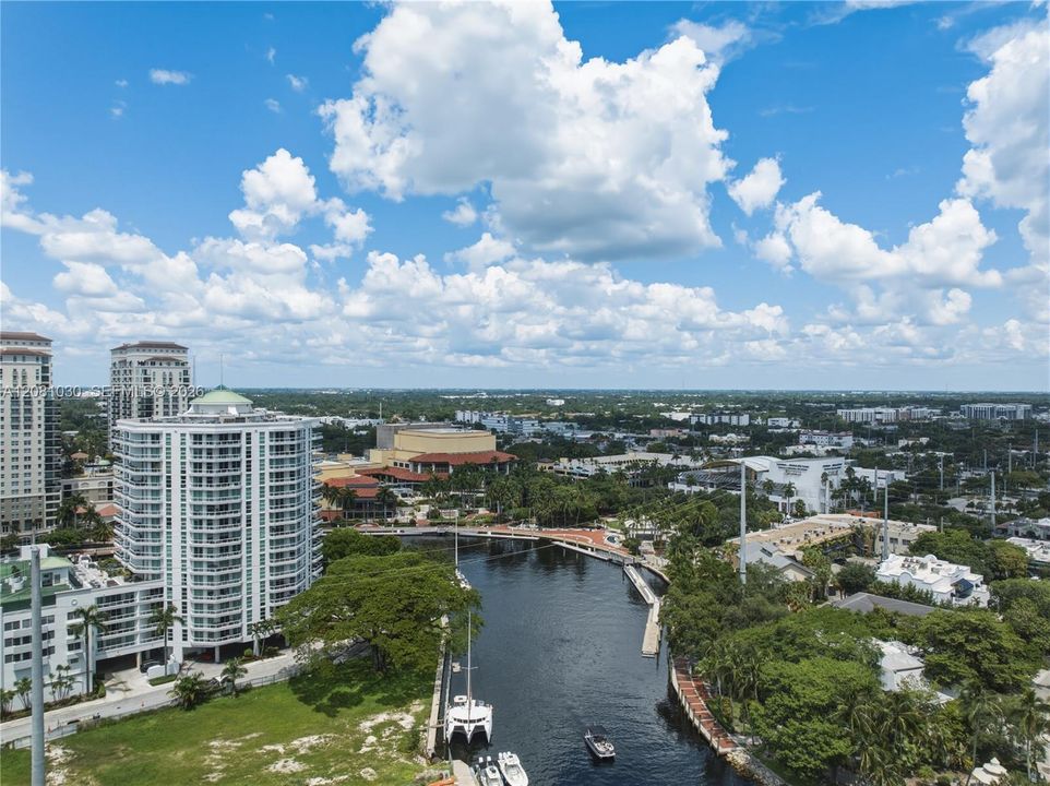 For Sale: $495,000 (1 beds, 1 baths, 892 Square Feet)