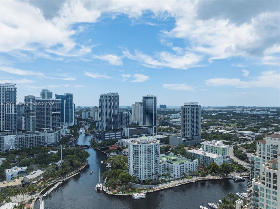 For Sale: $495,000 (1 beds, 1 baths, 892 Square Feet)