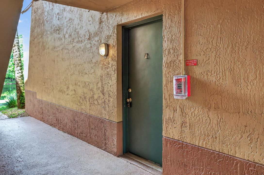 10717 apt 106-3