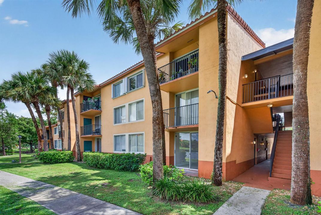 10717 apt 106-4