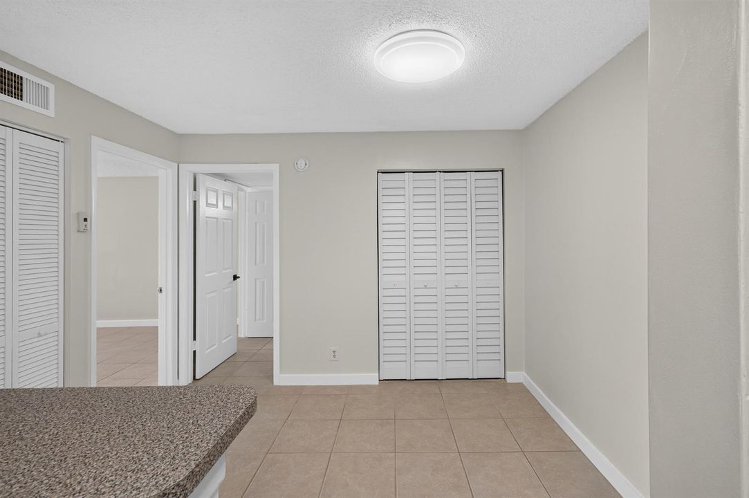 10717 apt 106-16