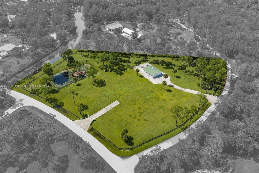На продажу: $1,175,000 (5.25 acres)