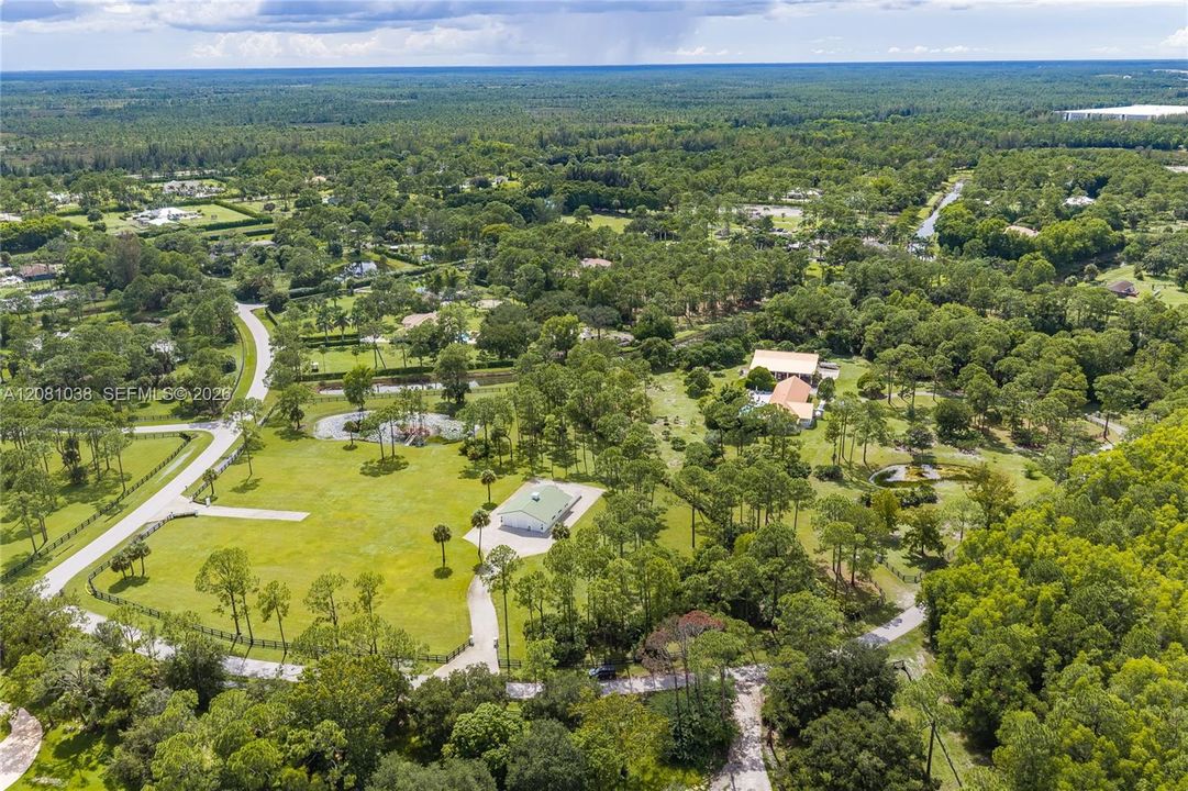 На продажу: $1,175,000 (5.25 acres)