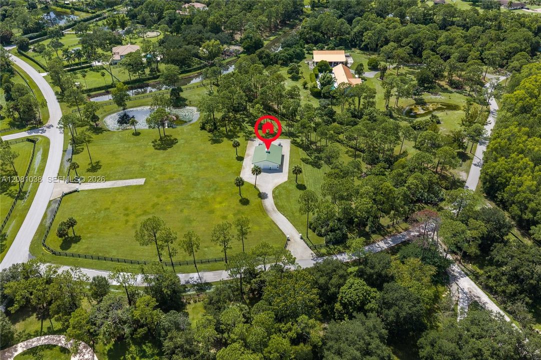 На продажу: $1,175,000 (5.25 acres)