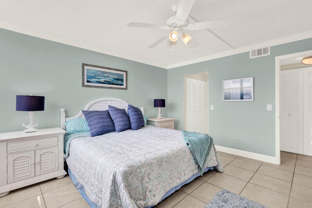 9-107_Circle_Bay-22