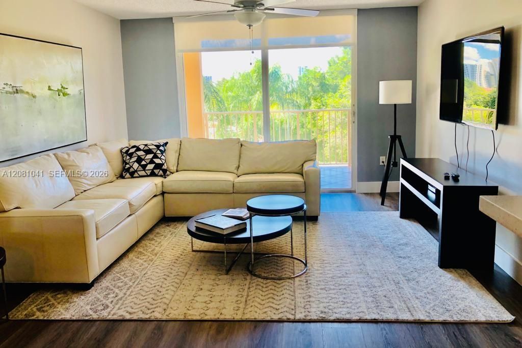 For Rent: $3,500 (2 beds, 2 baths, 1180 Square Feet)