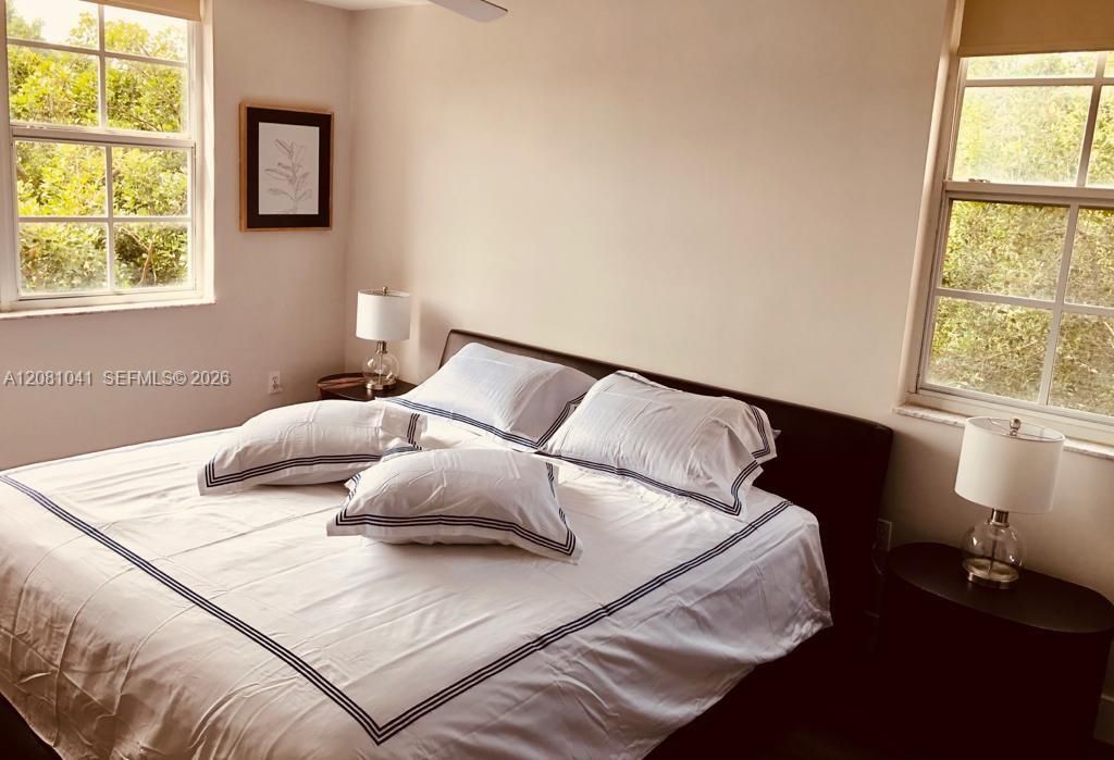 For Rent: $3,500 (2 beds, 2 baths, 1180 Square Feet)