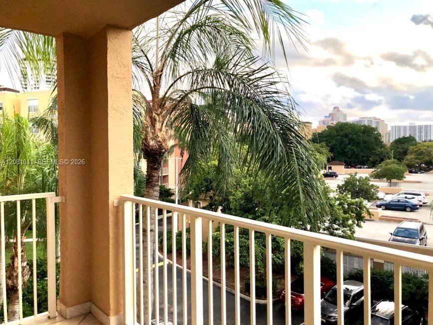 For Rent: $3,500 (2 beds, 2 baths, 1180 Square Feet)