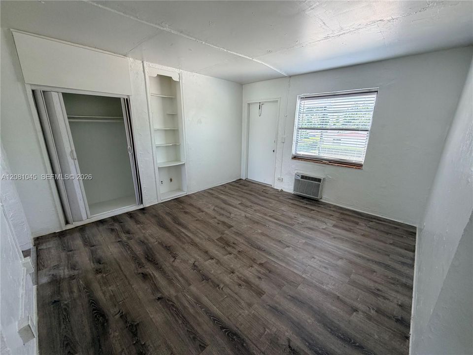 В аренду: $1,700 (2 спален, 1 ванн, 13570 Квадратных фут)