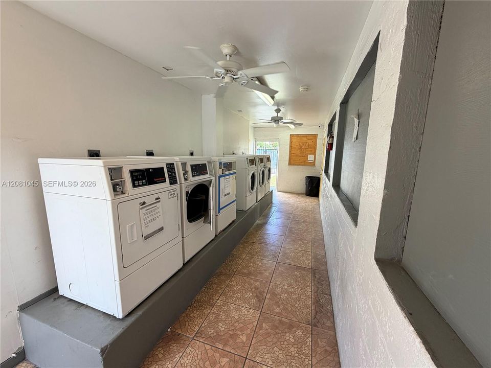 В аренду: $1,700 (2 спален, 1 ванн, 13570 Квадратных фут)