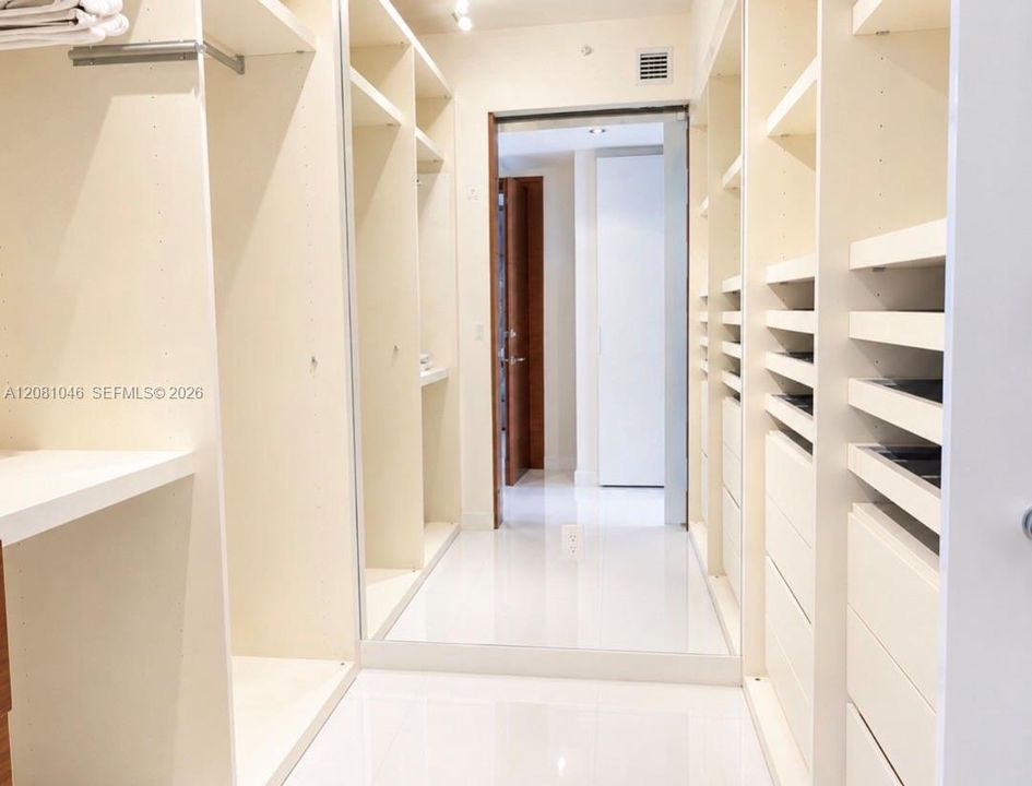 En Renta: $15,000 (3 camas, 3 baños, 1933 Pies cuadrados)