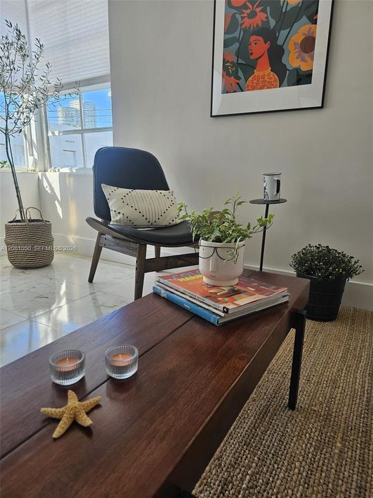 For Sale: $299,500 (2 beds, 1 baths, 608 Square Feet)