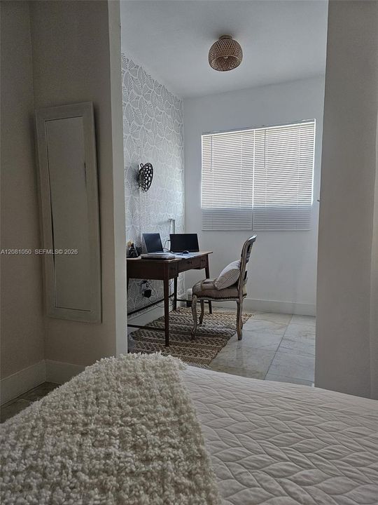 For Sale: $299,500 (2 beds, 1 baths, 608 Square Feet)