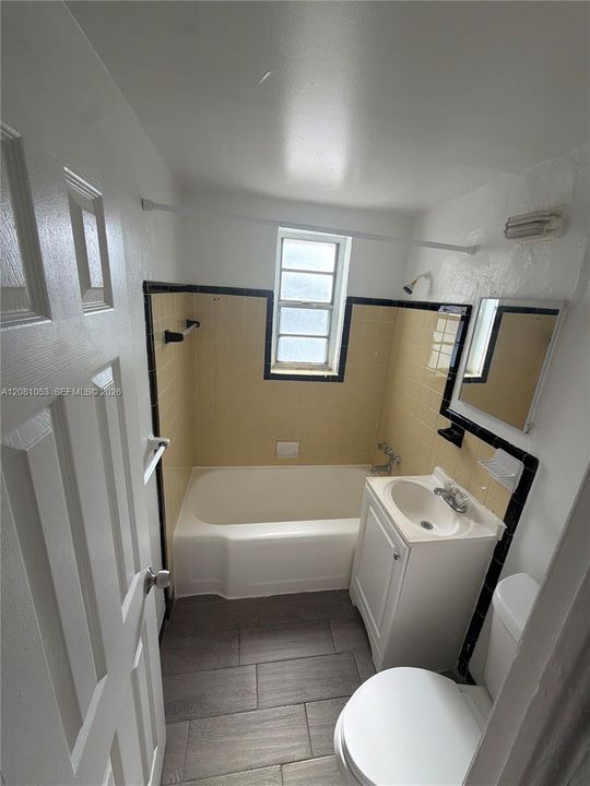 For Rent: $1,700 (2 beds, 1 baths, 13570 Square Feet)