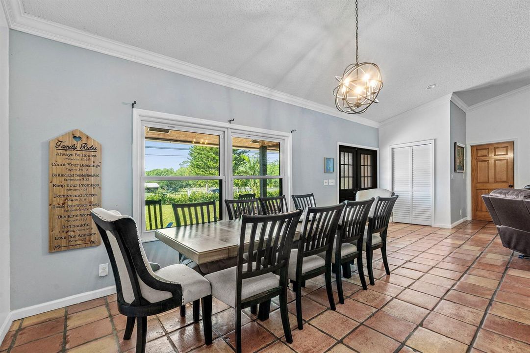 014-18429SycamoreDriveWest-TheAcreage-FL
