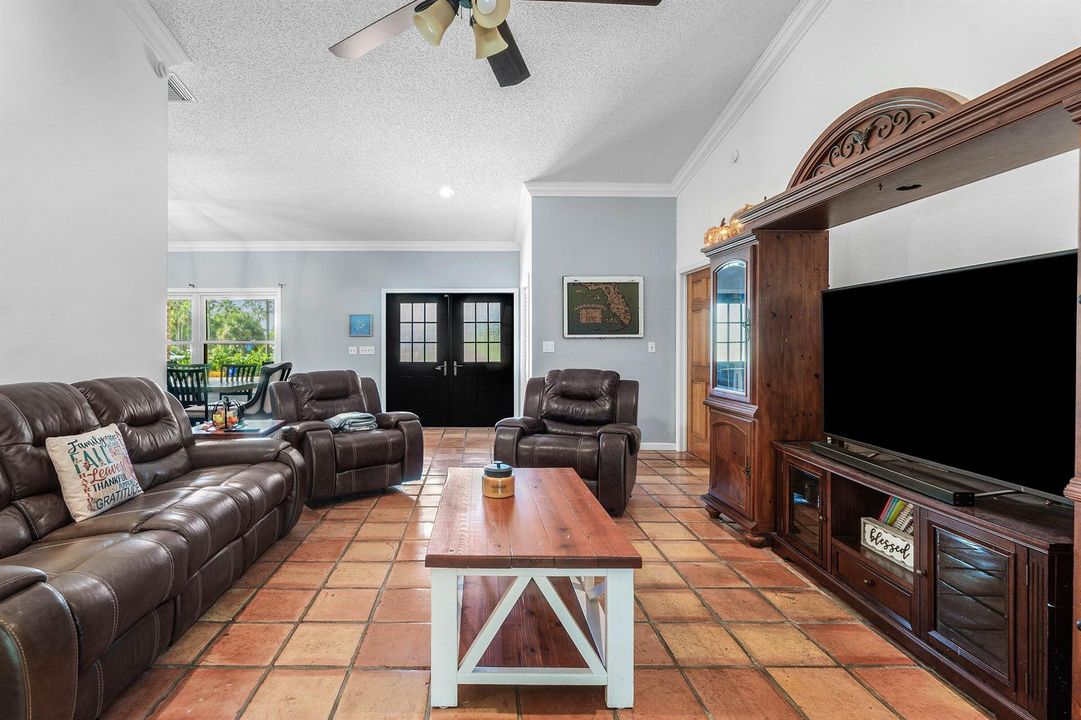 007-18429SycamoreDriveWest-TheAcreage-FL