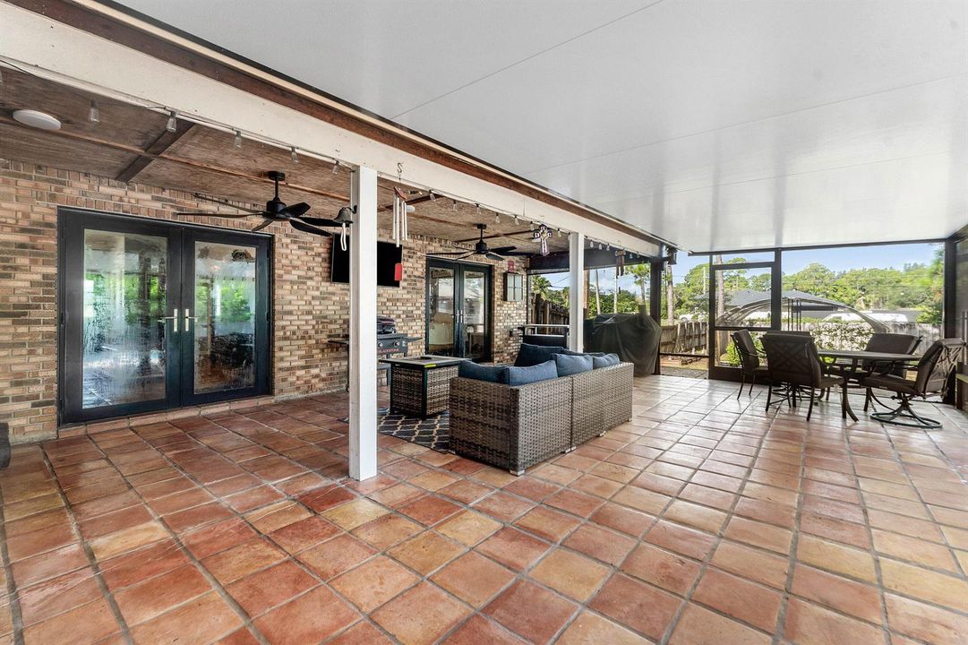 032-18429SycamoreDriveWest-TheAcreage-FL