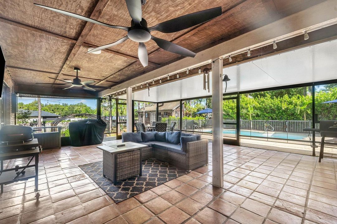 030-18429SycamoreDriveWest-TheAcreage-FL
