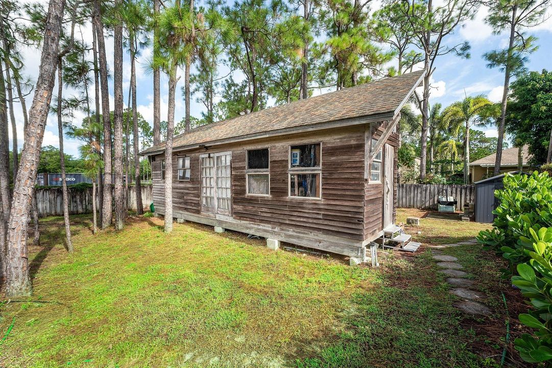 038-18429SycamoreDriveWest-TheAcreage-FL