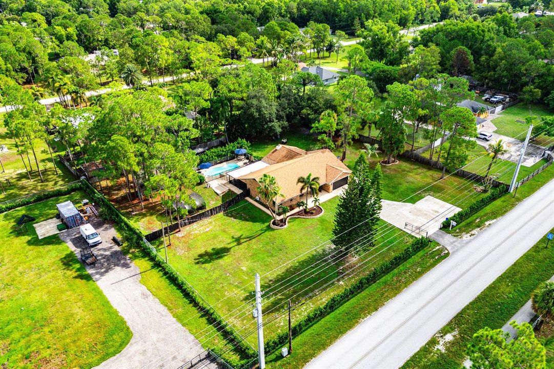 048-18429SycamoreDriveWest-TheAcreage-FL